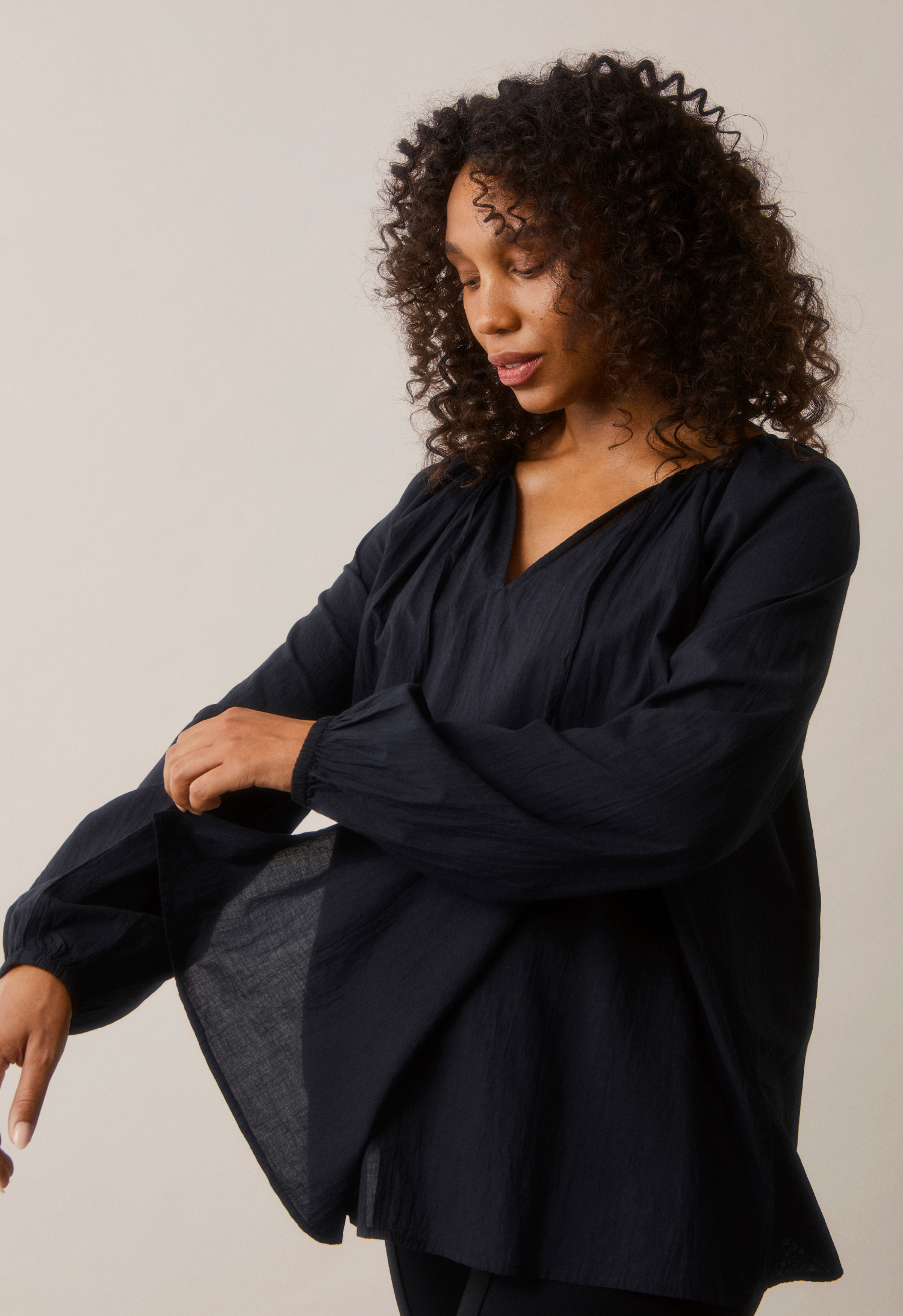 Poetess bluse - nesten svart gallery