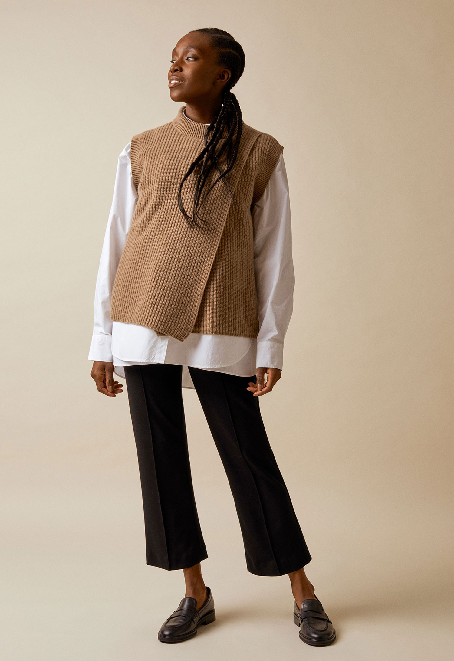 Strikket ullvest med ammefunksjon - kamel gallery