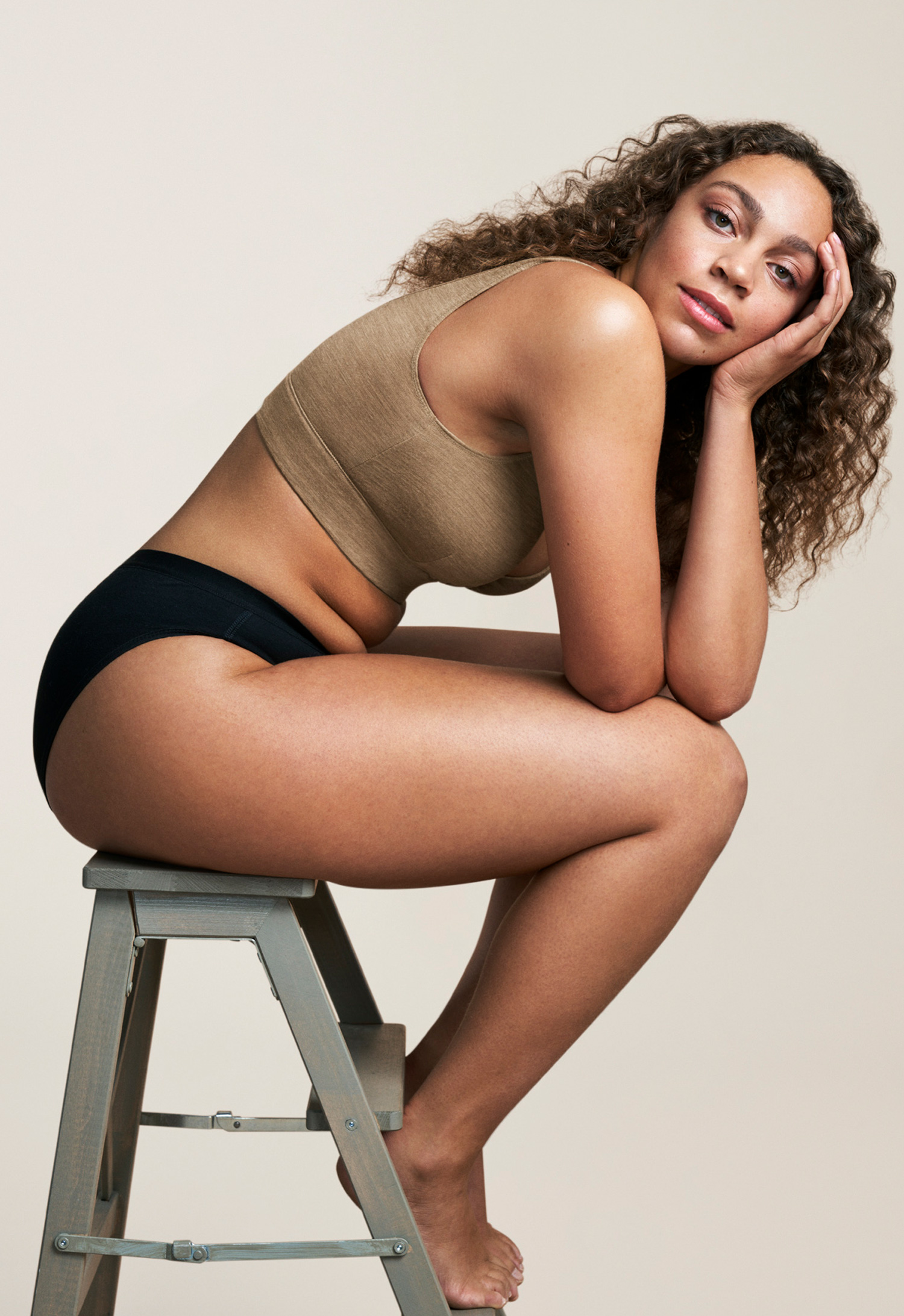 Menstruse - Bikini - Lett blødning - Svart gallery