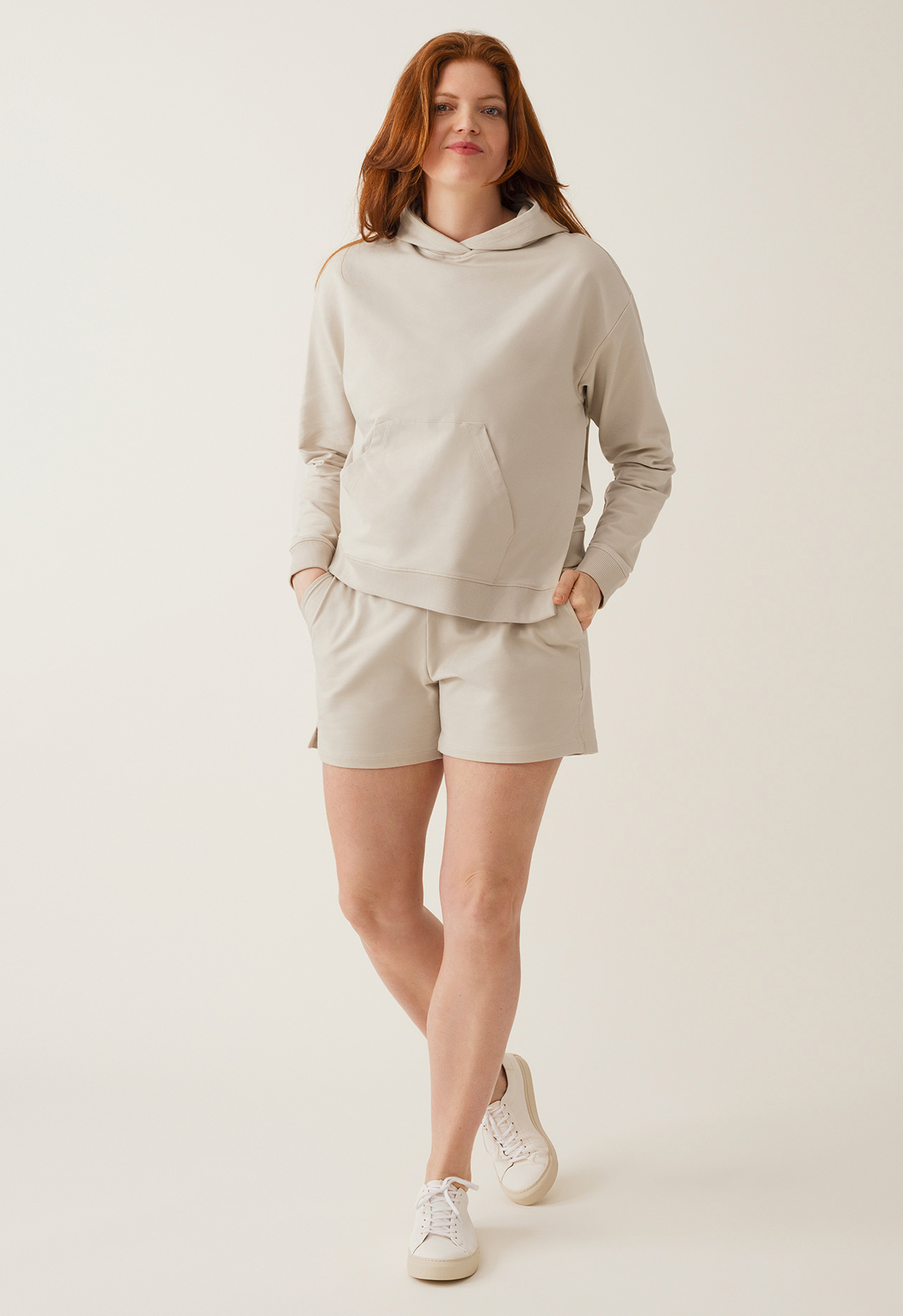 Gravidshorts i sweatshirtstoff - Lys beige